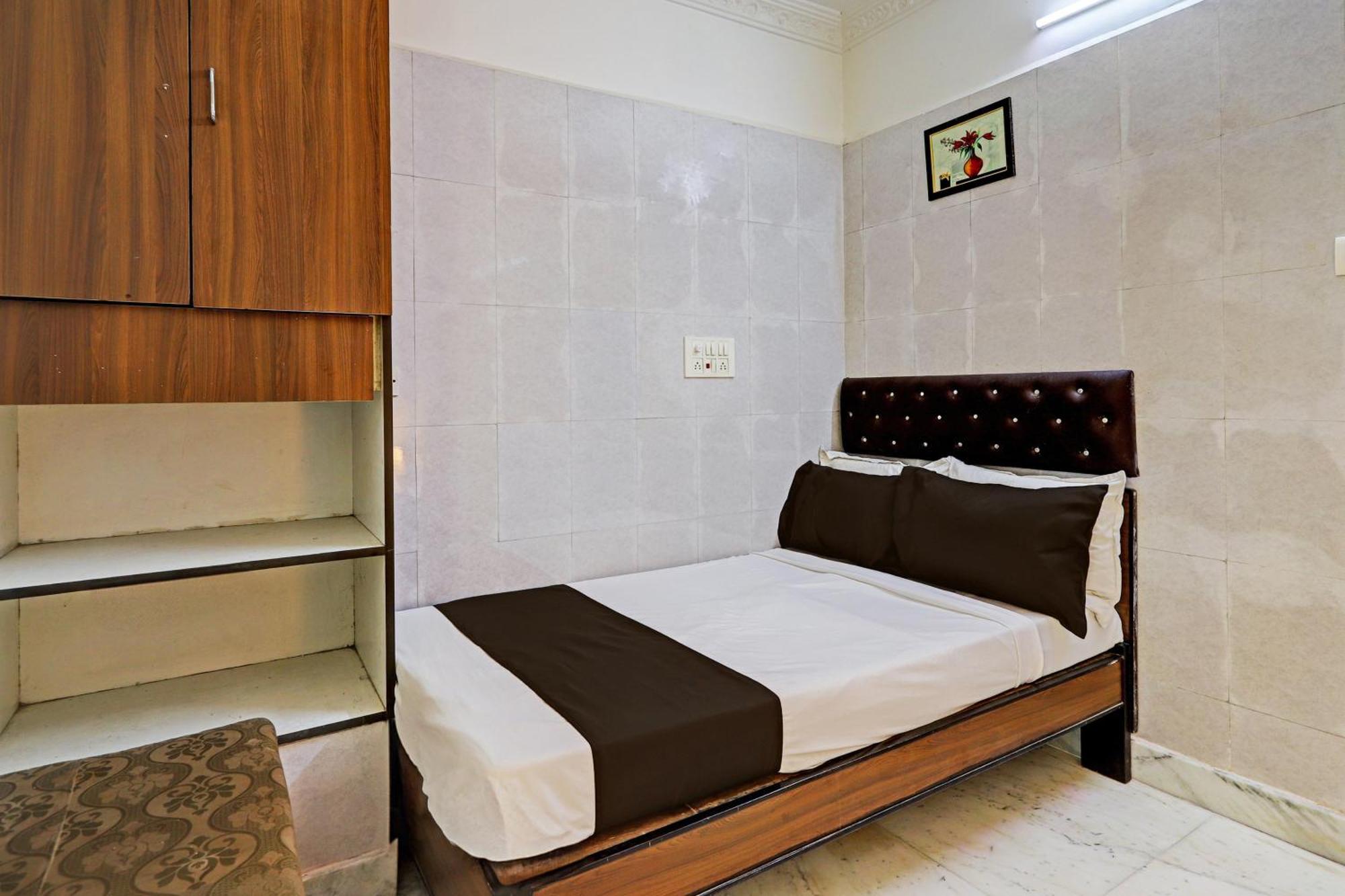 OYO 29087 Hotel Golden Pride Shamshabad Buitenkant foto