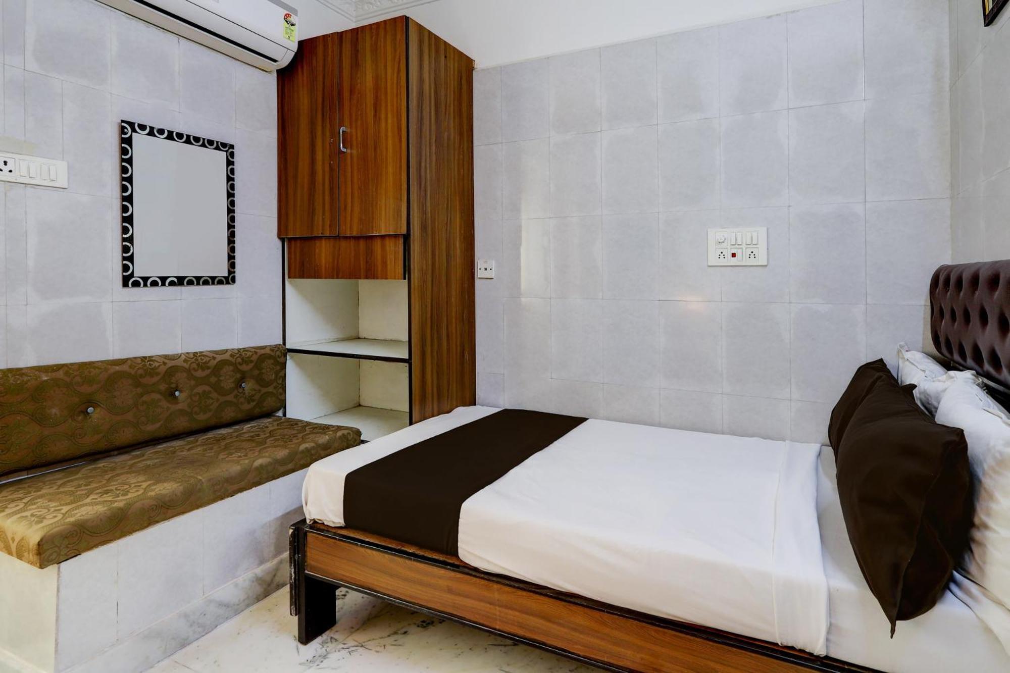 OYO 29087 Hotel Golden Pride Shamshabad Buitenkant foto