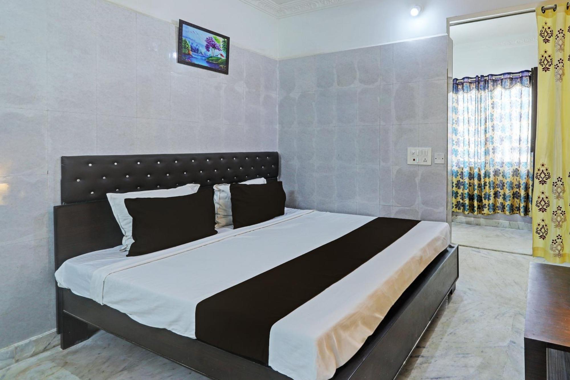 OYO 29087 Hotel Golden Pride Shamshabad Buitenkant foto
