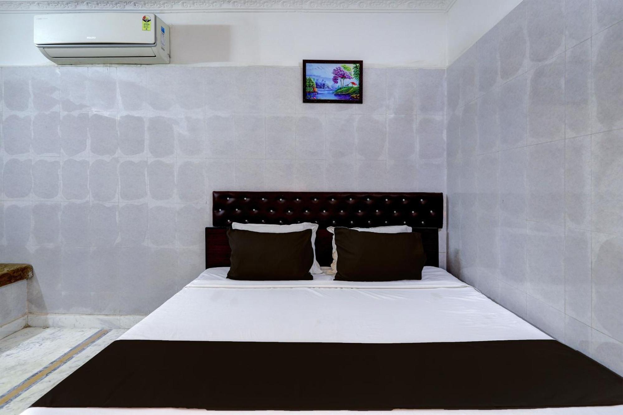 OYO 29087 Hotel Golden Pride Shamshabad Buitenkant foto