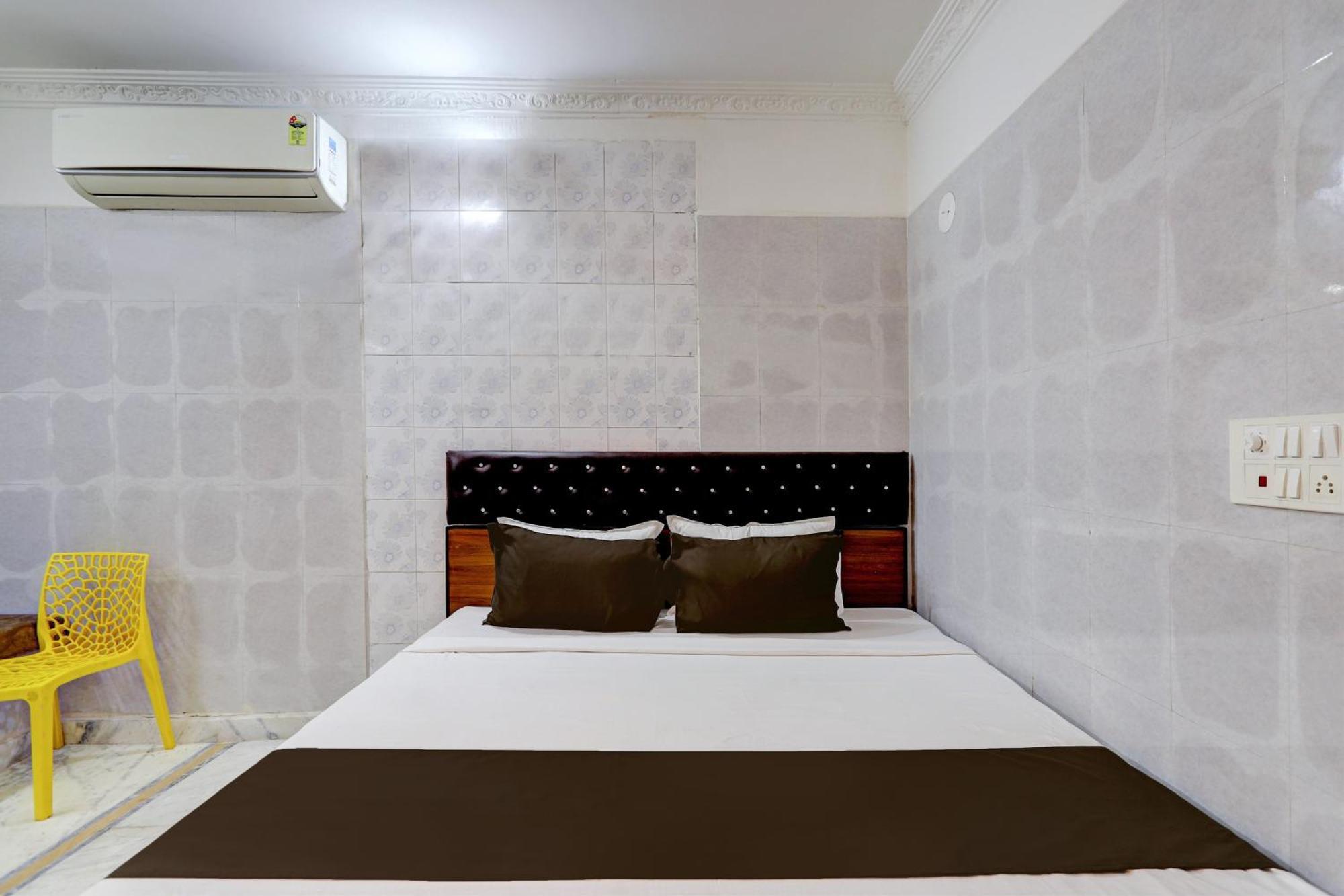 OYO 29087 Hotel Golden Pride Shamshabad Buitenkant foto