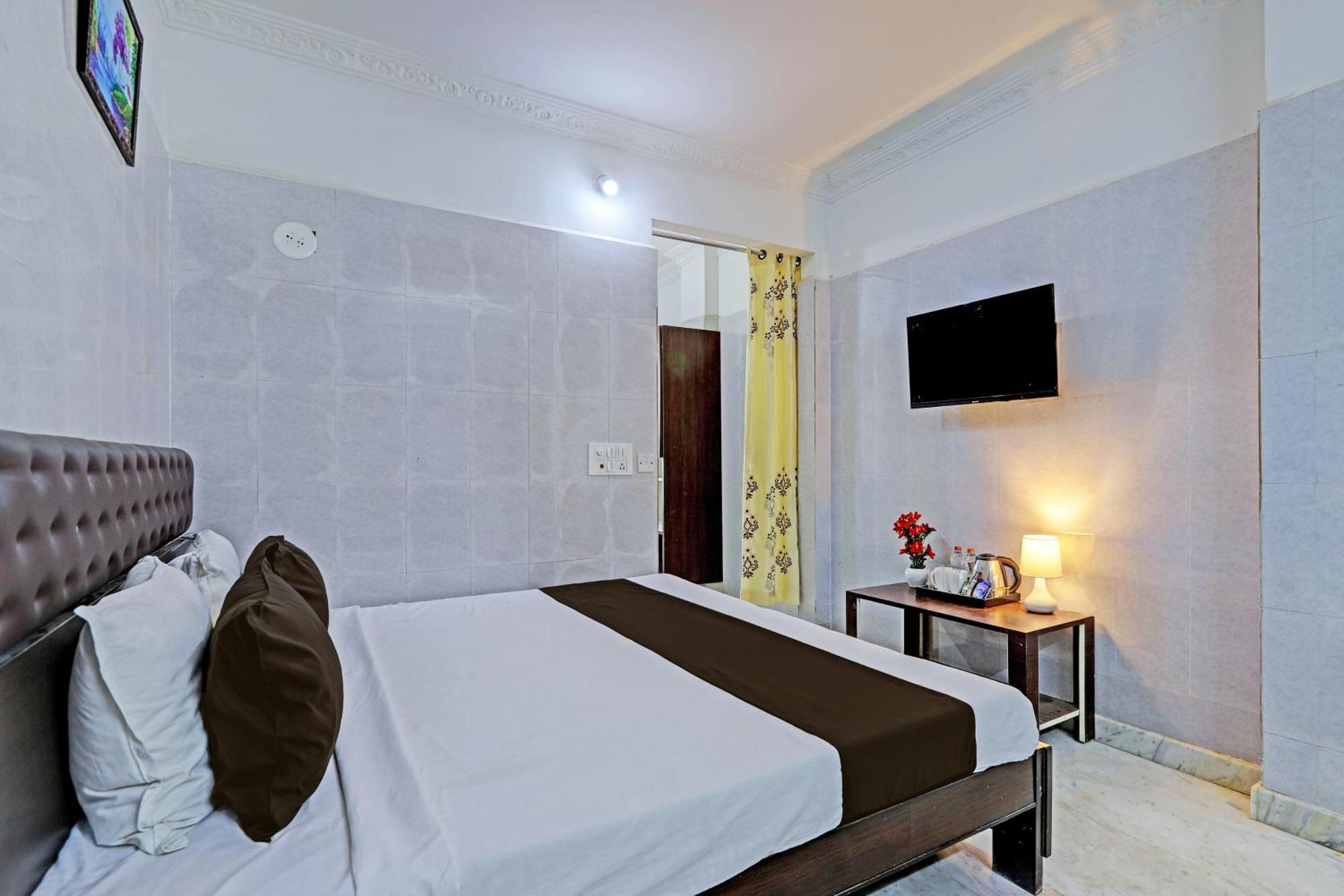 OYO 29087 Hotel Golden Pride Shamshabad Buitenkant foto